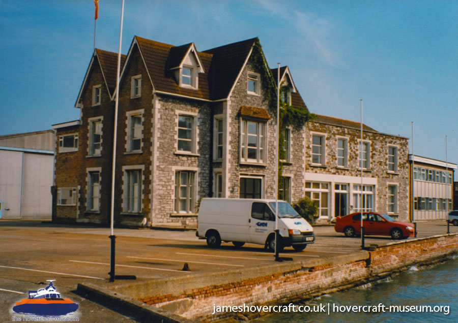 AP1-88 hovercraft promotional day by BHC -  (credit: The <a href='http://www.hovercraft-museum.org/' target='_blank'>Hovercraft Museum Trust</a>).